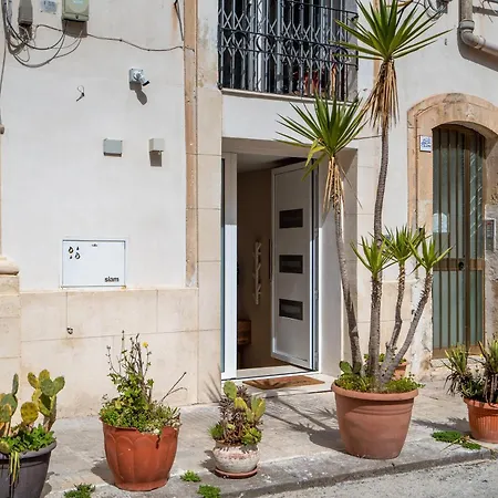 Solemi Apartment *
