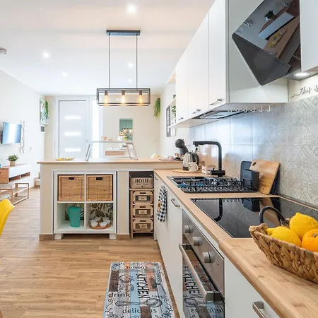 Apartment Solemi *